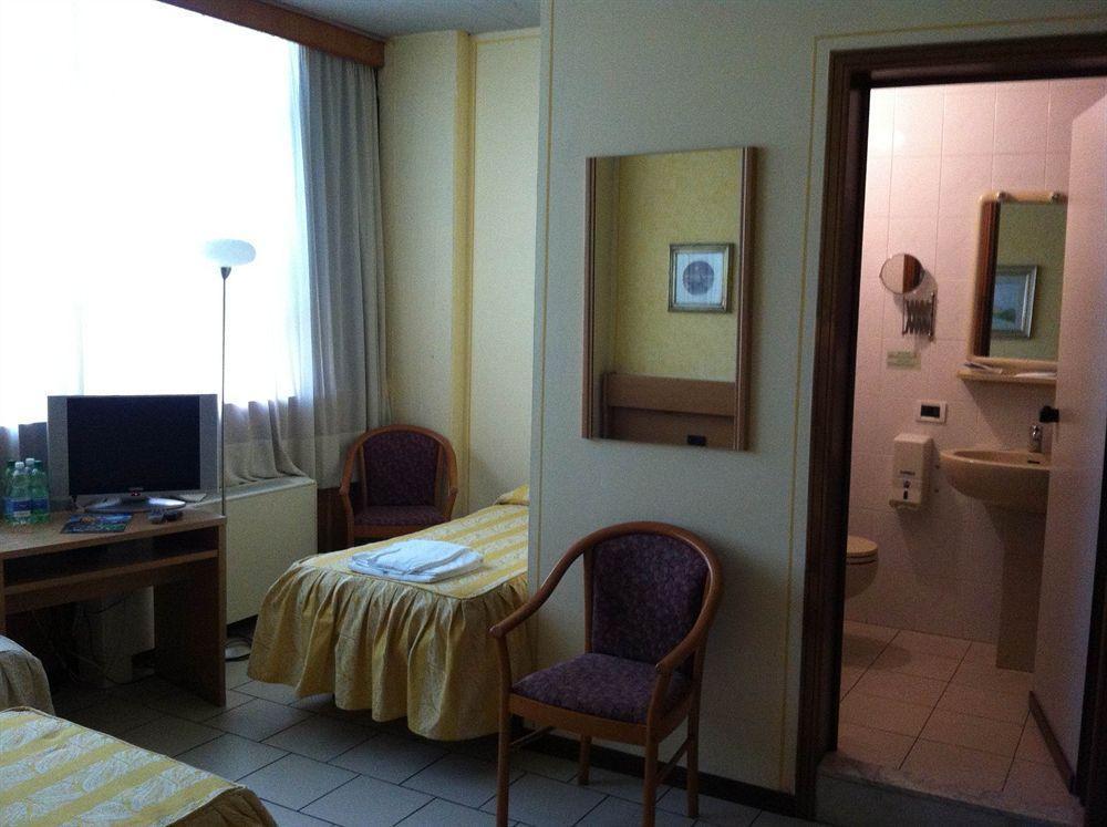 Hotel Cristallo Barga Fornaci di Barga Екстер'єр фото