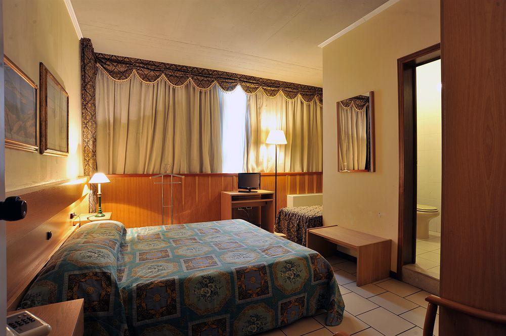 Hotel Cristallo Barga Fornaci di Barga Екстер'єр фото